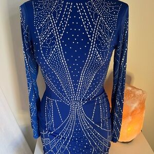 Elegant Blue Dress with Intricate White Patterns